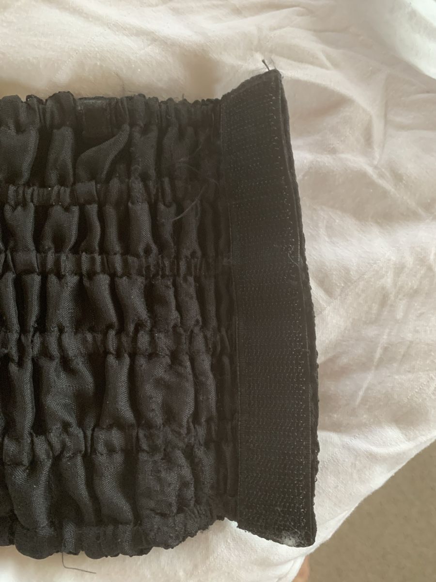 Top: Bustier schwarz mit Perlen Gr. 36 – Usato da Kaltbrunn venduto da Modern 4