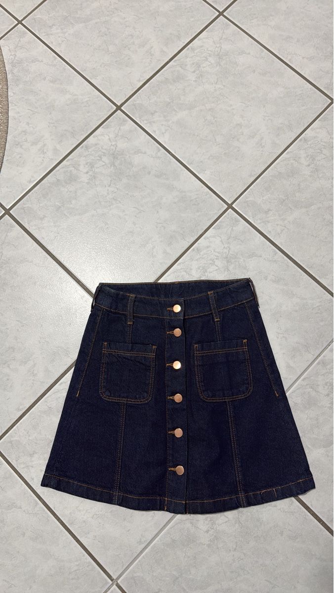 H&M Gonne: Stylish Denim Mini Skirt with Button Front - Size 34 – Usato da Effretikon venduto da lio_gjr8