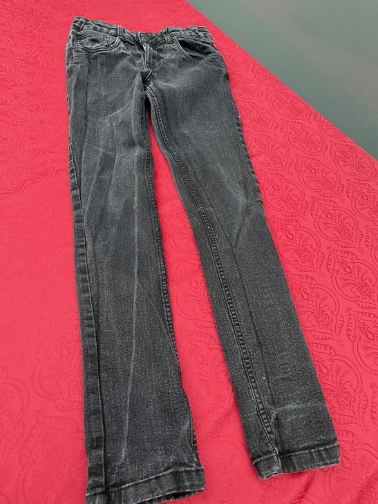 Pantaloni: Junge Jeans Hose schwarz 146 – Usato da Bergdietikon venduto da antovale