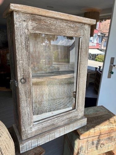 Vetrine: Vitrine / Kommode aus recyceltem Altholz – Nuovo (secondo la descrizione) da St. Peterzell venduto da andrea2012 1