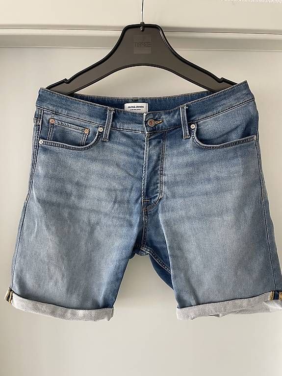 Jack & Jones Jeans: Shorts neufs jack Jones taille L / 34 – Nuovo (secondo la descrizione) da Lausanne venduto da chr_m7h2