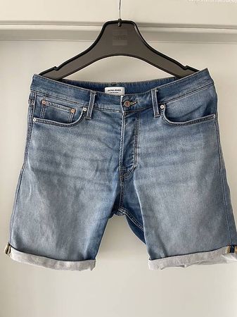 Shorts neufs jack Jones taille L / 34