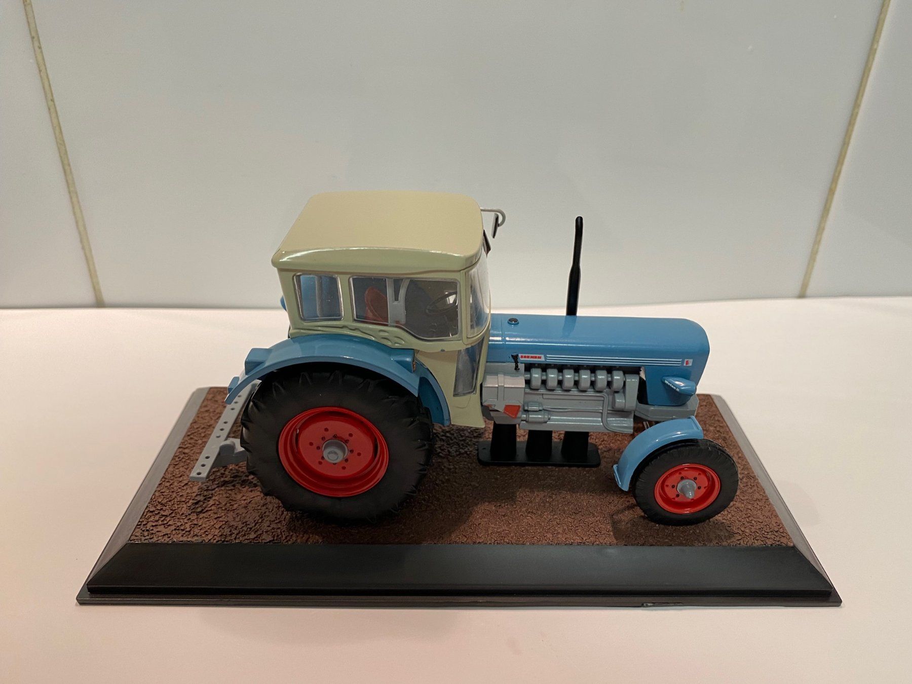 Kit di modellismo & Modellini statici: Traktor Eicher Wotan II 1968 1-32 185 – Nuovo e nell'imballaggio originale da Stäfa venduto da thebrand 1