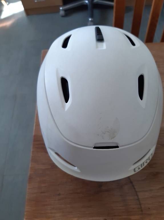 Giro Caschi: Giro Skihelm Damen – Usato da Pontresina venduto da sgo_d8n5