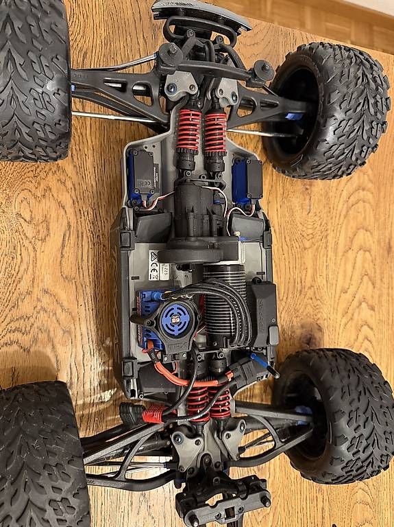 Modellismo RC: Traxxas E-Revo 1:10 – Usato da Meilen venduto da cambie 2