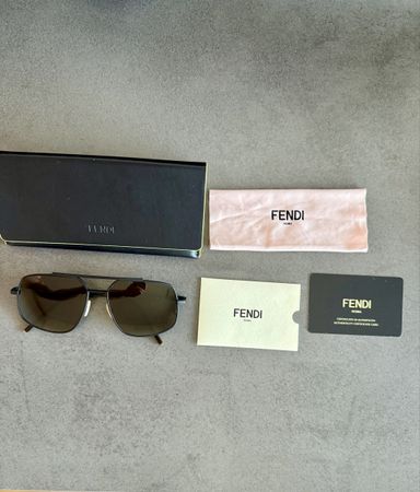 Sonnenbrille Fendi schwarz Metall kaum gebraucht.