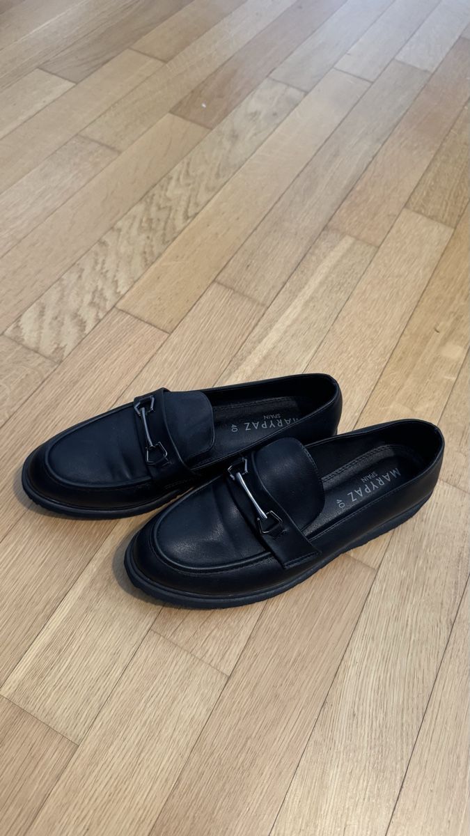 Damenschuhe: Marypaz Black Loafers - Size 39 - Stylish Autumn Shoes – Gebraucht aus Glattpark (Opfikon) von desidoe_ 1