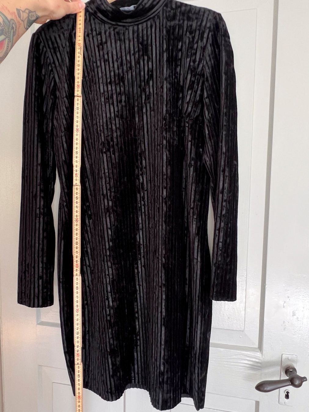 Vestiti: Schwarzes Samtkleid, ca 38 – Usato da Winterthur venduto da Ael_ 6