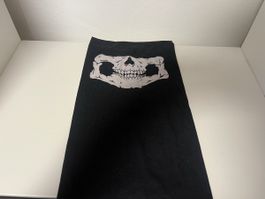 Verschiedene Skimasken und Bandana