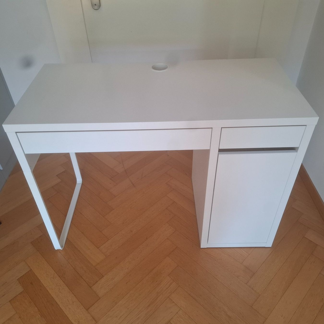 Ikea Scrivanie: Kinderpult MICKE 105x50 cm – Usato da Luzern venduto da Duckybook