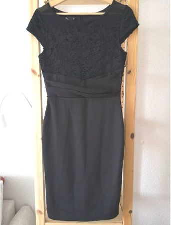 Sehr elegantes schwarzes Kleid Gr. S mit Schlitz hinten