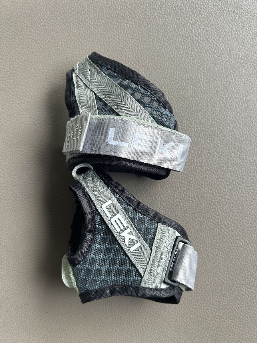Leki Bâtons de marche: Leki Shark Frame Strap Mesh M/L/XL – Neuf avec emballage d'origine à Mülligen par Sternenstaub77
