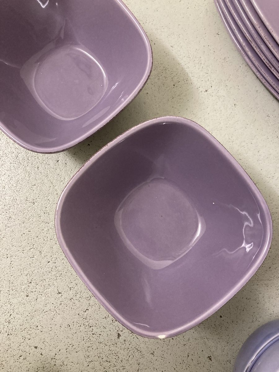 Set di piatti: Vaisselle violette (17 pièces) – Usato da Bremgarten b. Bern venduto da nathalie83 3