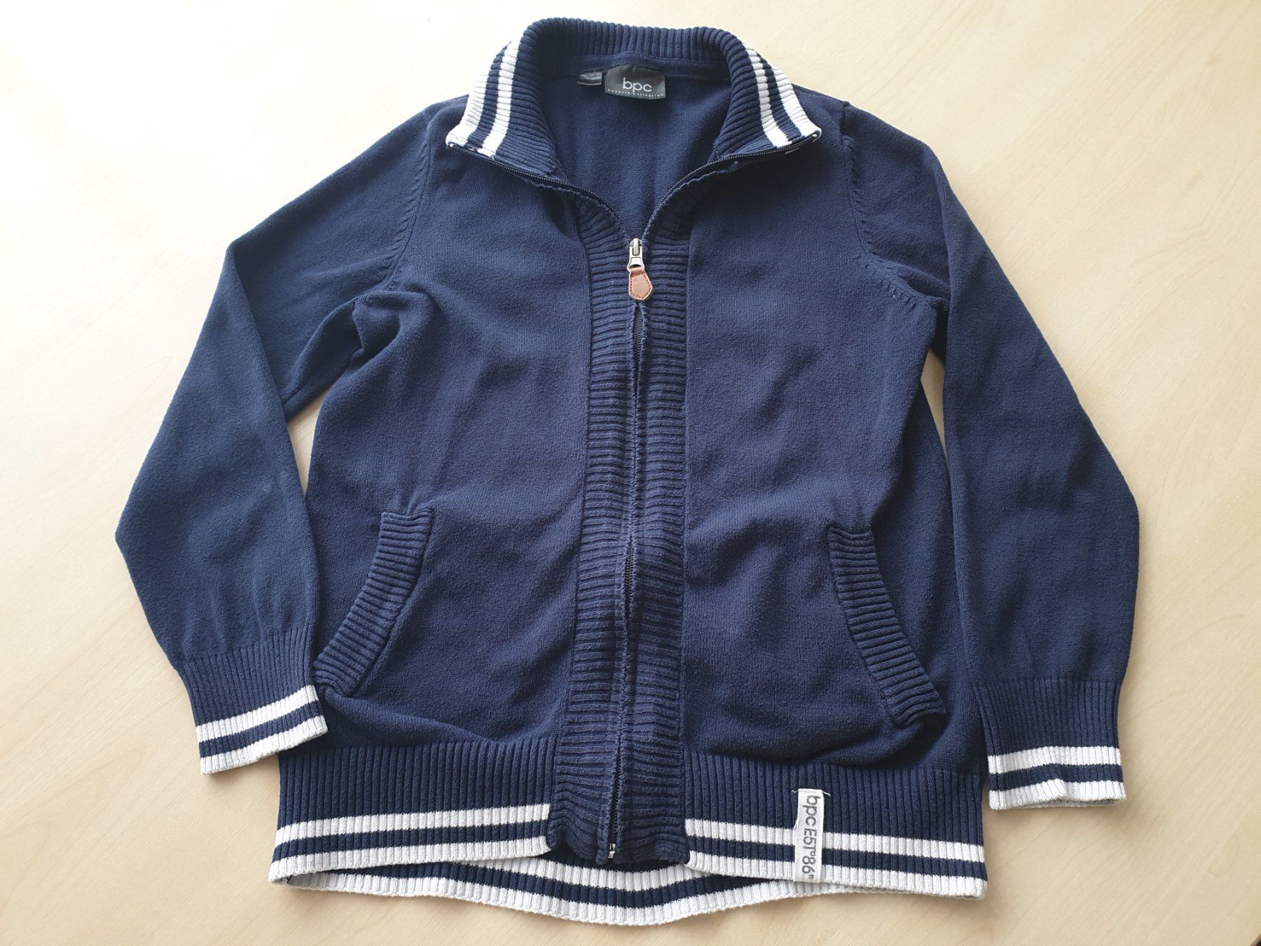 Giacche & Cappotti: Strickjacke Gr. 128/134 – Usato da Emmetten venduto da Hornberger