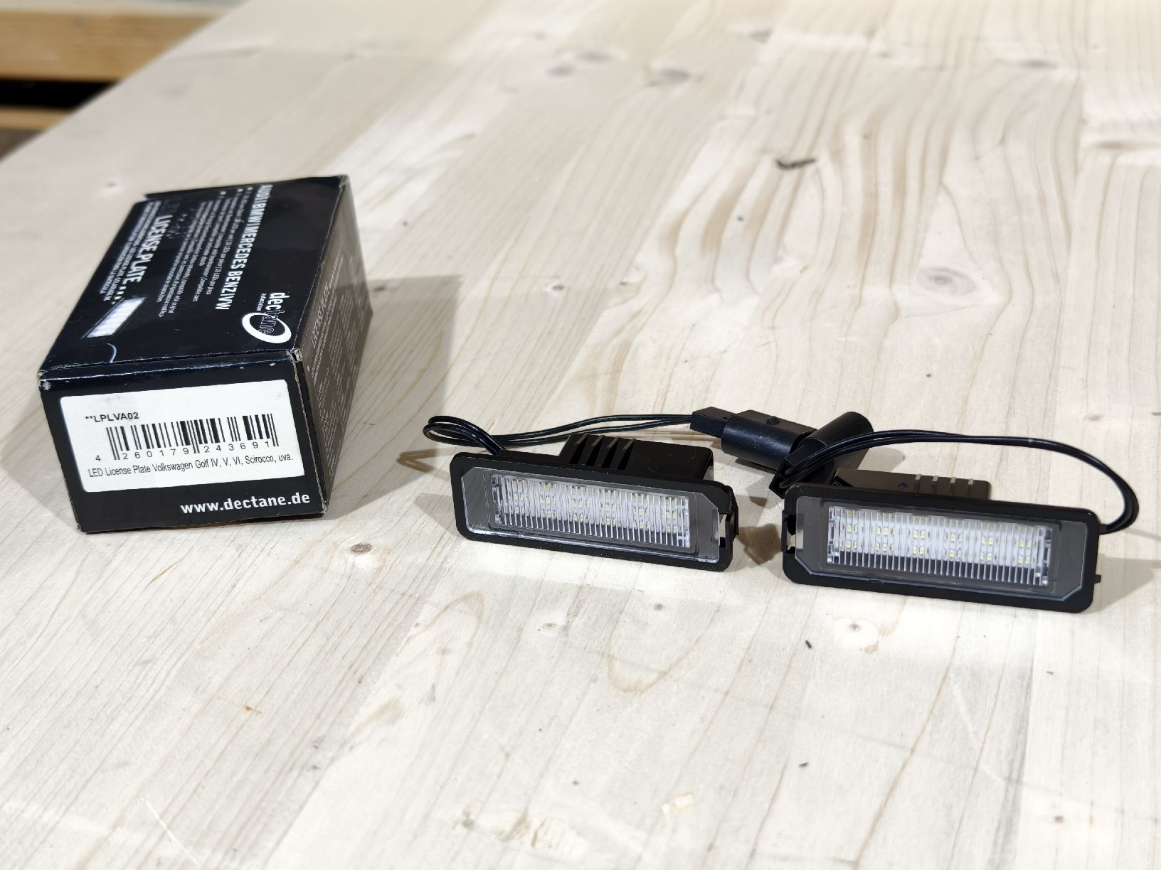 VW Tutti pezzi di ricambio auto: Dectane LED Kennzeichenbeleuchtung VW Golf 4 / 5 / 6, Sciroc – Nuovo (secondo la descrizione) da Ottoberg venduto da KingTony