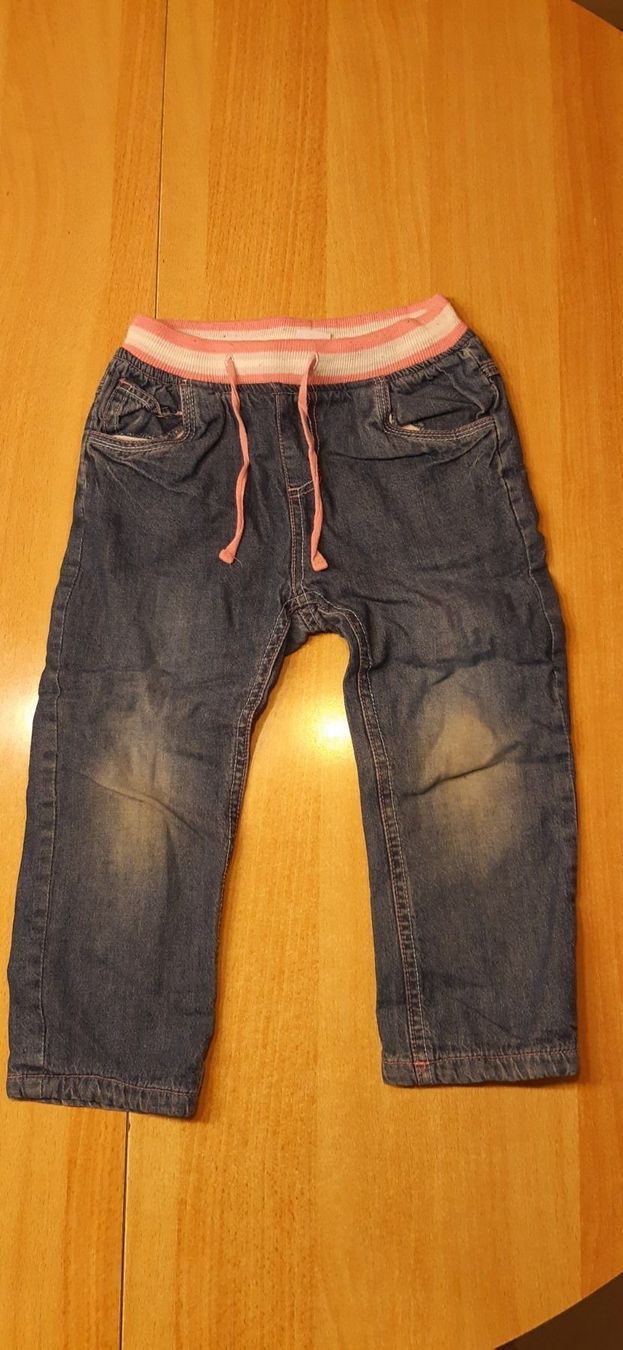 Pantalons: Mädchenjeans Gr. 98 – D'occasion à Bülach par blackhawk21
