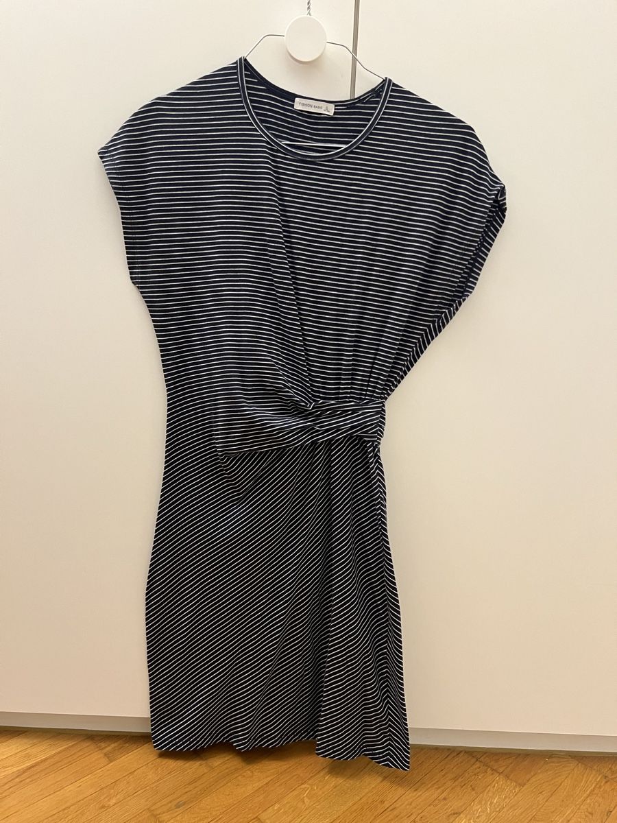 Kleider: Navy blue striped dress – Gebraucht aus Adliswil von avatar83