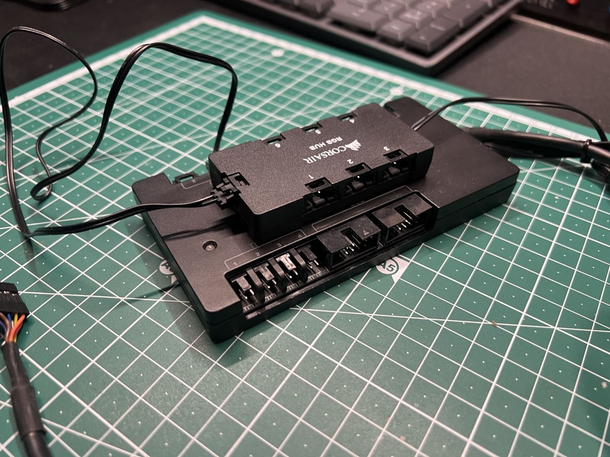 Corsair PC: Corsair Commander Pro + RGB Hub – Usato da Ostermundigen venduto da K-Modellbau 1