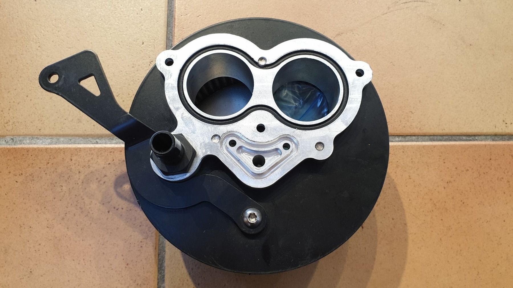 Harley-Davidson Tutti i ricambio per moto: Harley-Davidson Vance & Hines Luftfilter – Usato da Tägerschen venduto da Moto-Welt-Parts 3