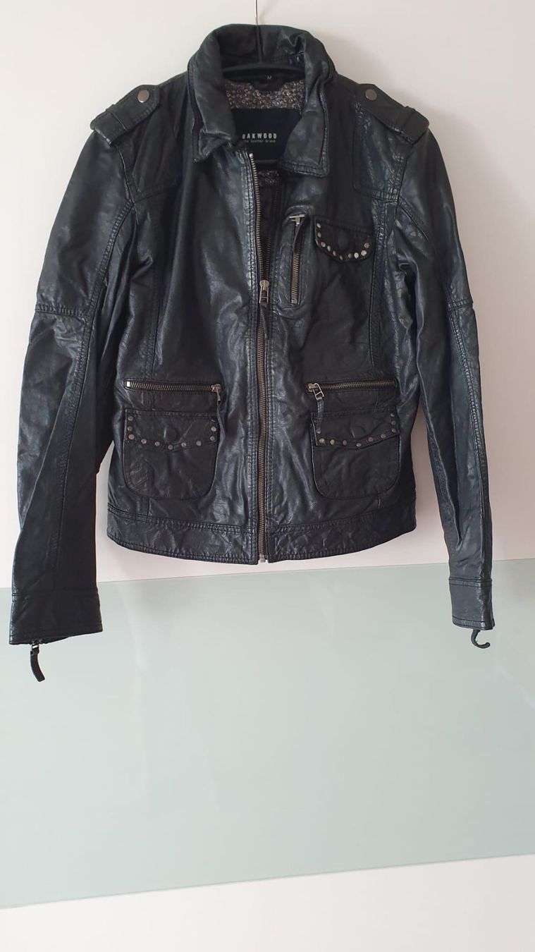 Giacche: Schwarze Lederjacke Gr. M mit Nieten – Usato da Uster venduto da Chrivo