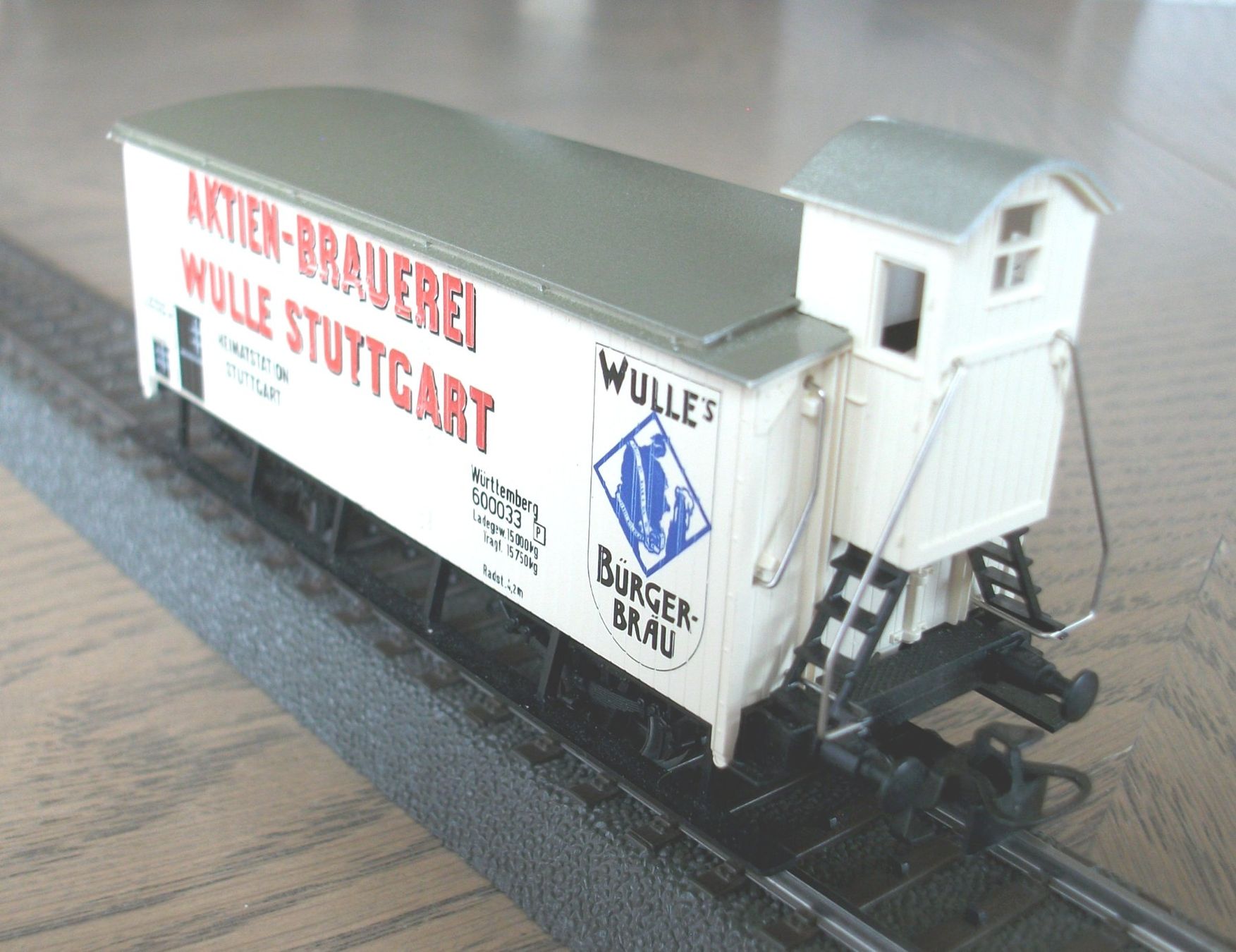 Märklin Modellini di ferrovie: Flachdach-Bier-Güterwagen; neu & OVP – Nuovo e nell'imballaggio originale da St. Moritz venduto da Manu7500 4