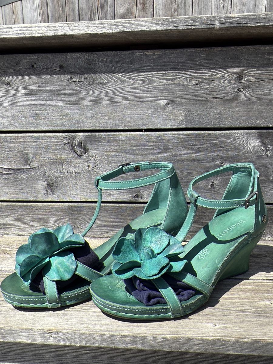 Scarpe da donna: Sommerschuhe mit Keilabsatz Gr. 40 – Usato da Lostorf venduto da Ka_schmi 1