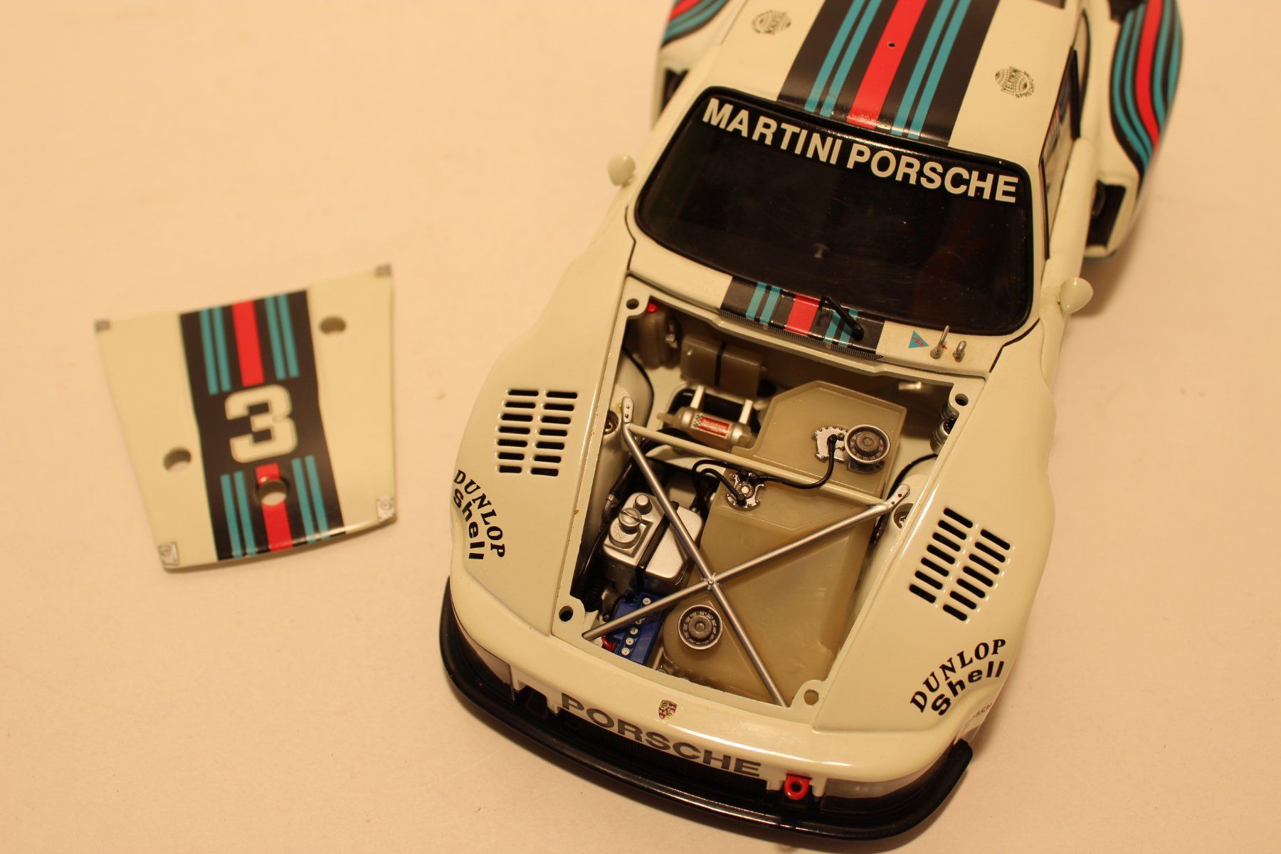 Exoto Modellini d'auto: EXOTO Porsche 935 Martini, 1 : 18 – Usato da Fehraltorf venduto da haefens 7