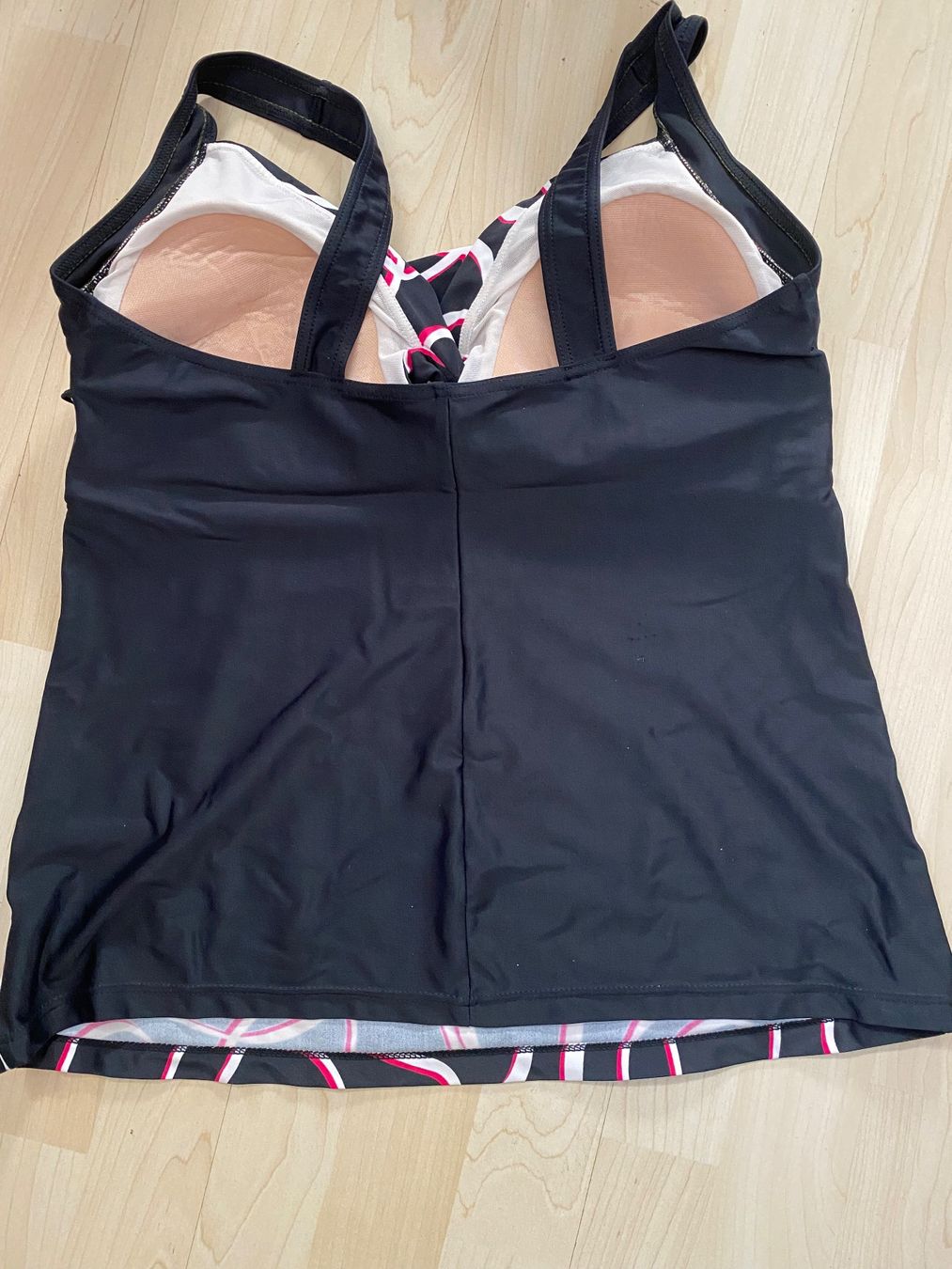 Costumi da bagno & Bikini: Tankini Größe 44 – Usato da Rheinfelden venduto da Tigerlilli 1