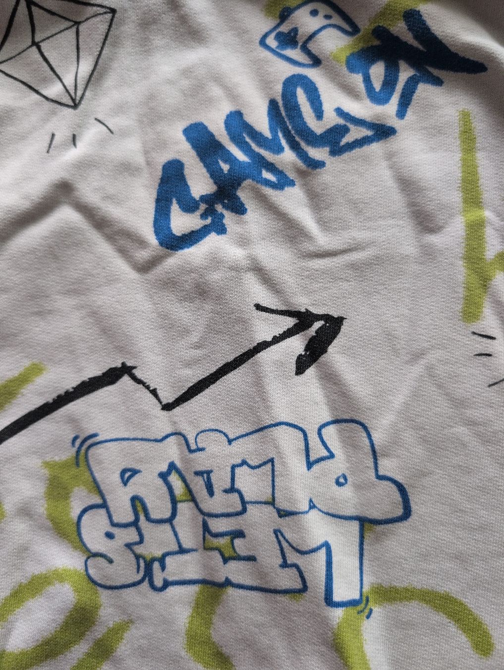 Maglioni & Felpe: Kapuzenpullover weiss mit Graffiti Muster gebraucht – Usato da Schwerzenbach venduto da _charme_ 3
