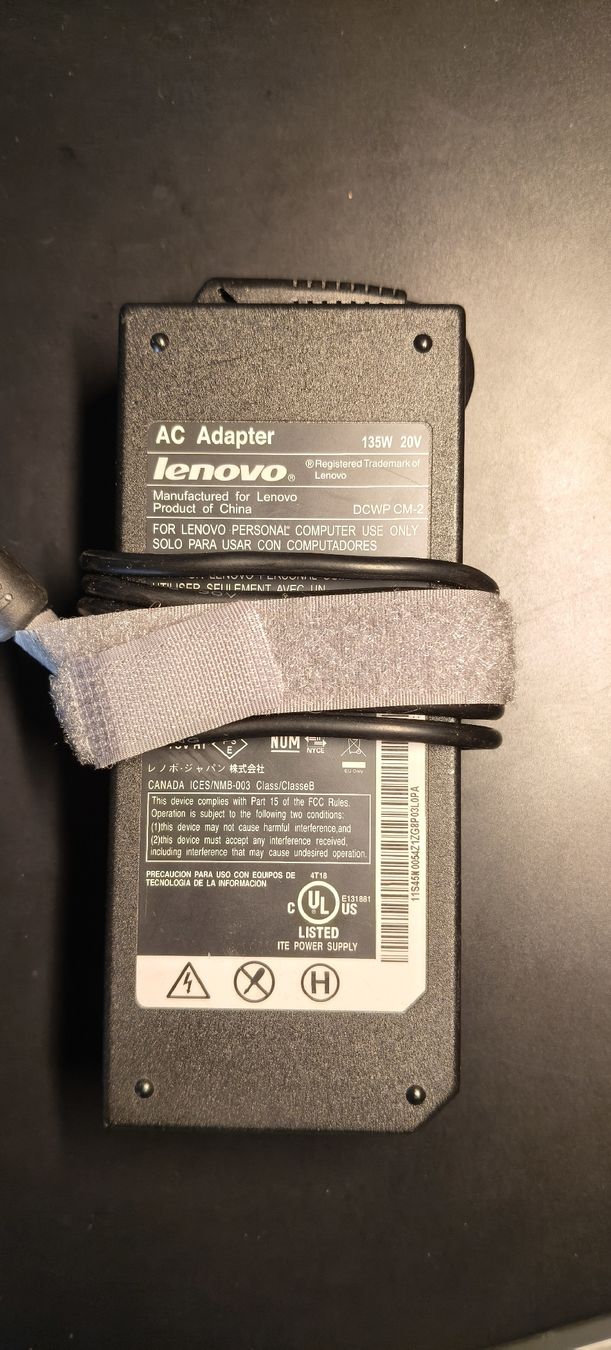 Lenovo Ladegerät: Lenovo power adapter 135W – Gebraucht aus Rebstein von sho_7yky