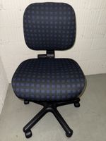 Bürostuhl schwarz blau mit verstellbarer Rückenlehne