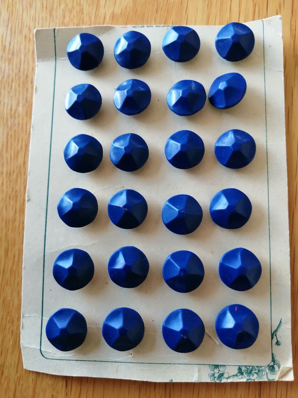 Bottoni: 24 blaue Knöpfe, Vintage - NEU  – Nuovo e nell'imballaggio originale da Honau venduto da holunder3 1