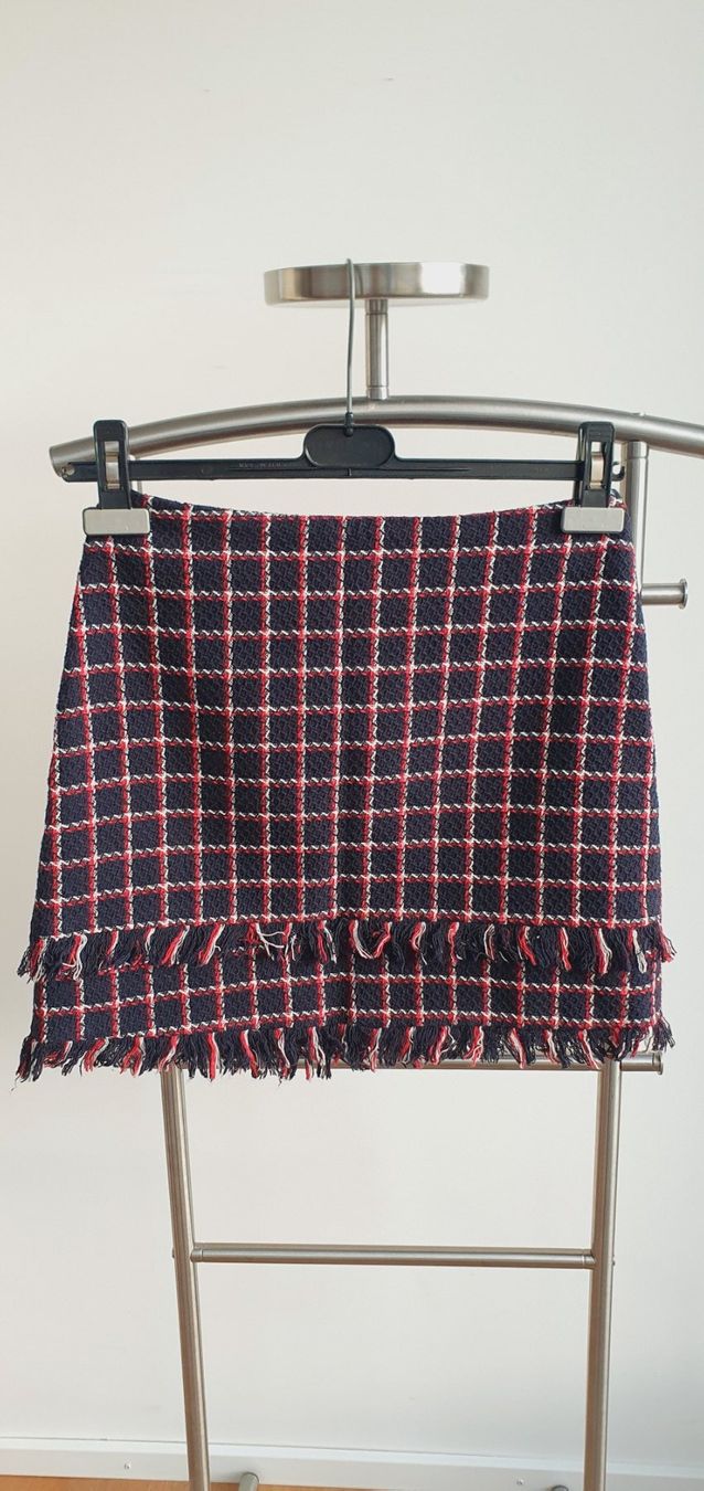 Zara Gonne: Rock kariert Boucle Style Grösse XS – Usato da Stansstad venduto da InStyle8