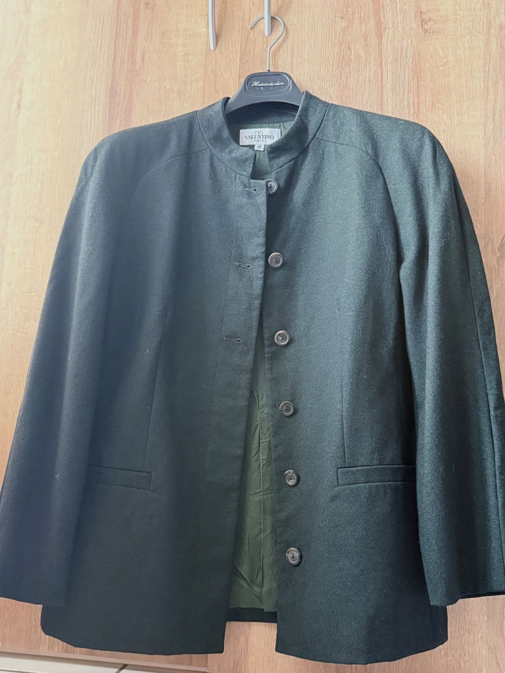Valentino Jacken: Blazer VALENTINO 100% laine – Gebraucht aus Grône von ukr_2qbg