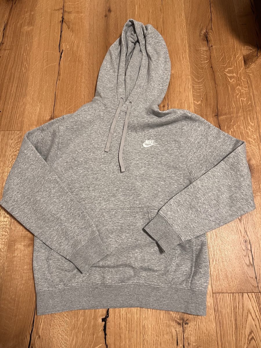 Nike Pulls & Sweat-shirts: Nike Hoodie – D'occasion à Birrhard par xvsaravx.