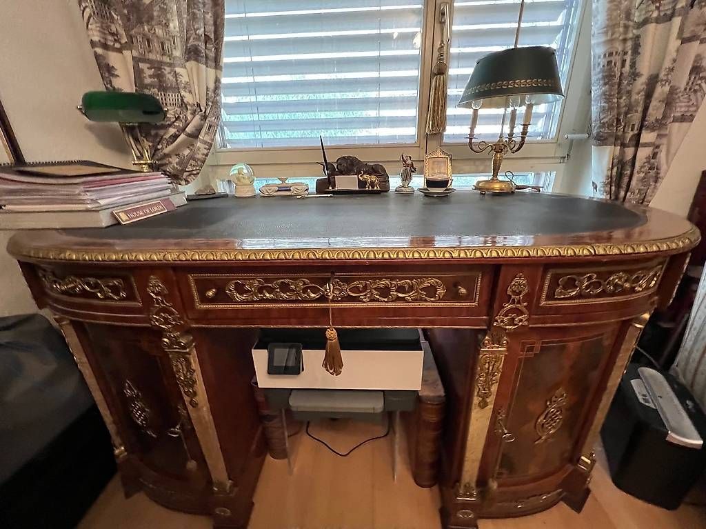Scrivanie: Wunderschöner Schreibtisch, Style Napoleon III – Usato da Liestal venduto da patakuna