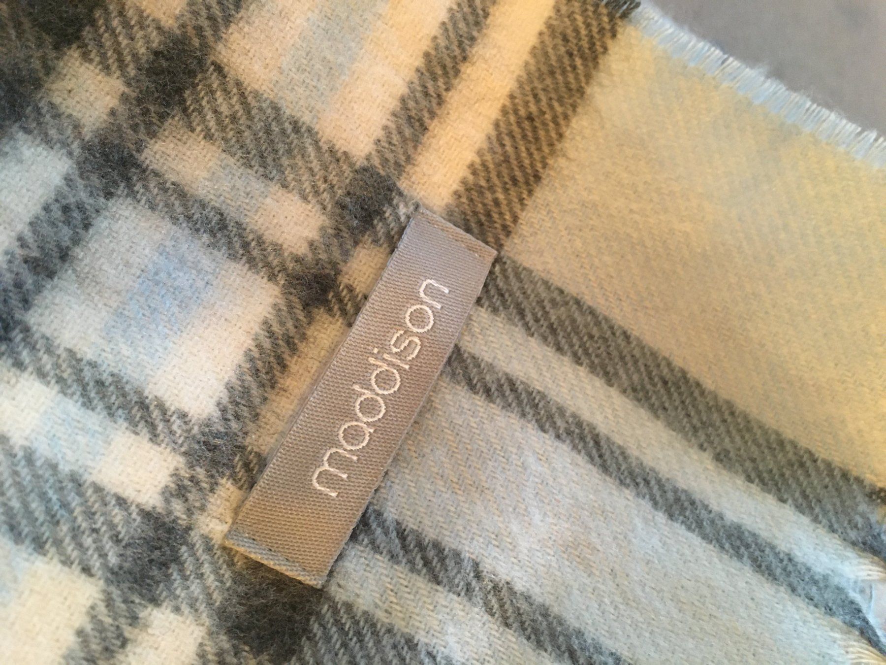 Foulard & Sciarpe: Maddison Schal m. Fransen – Usato da Arni AG venduto da Mimo007 2