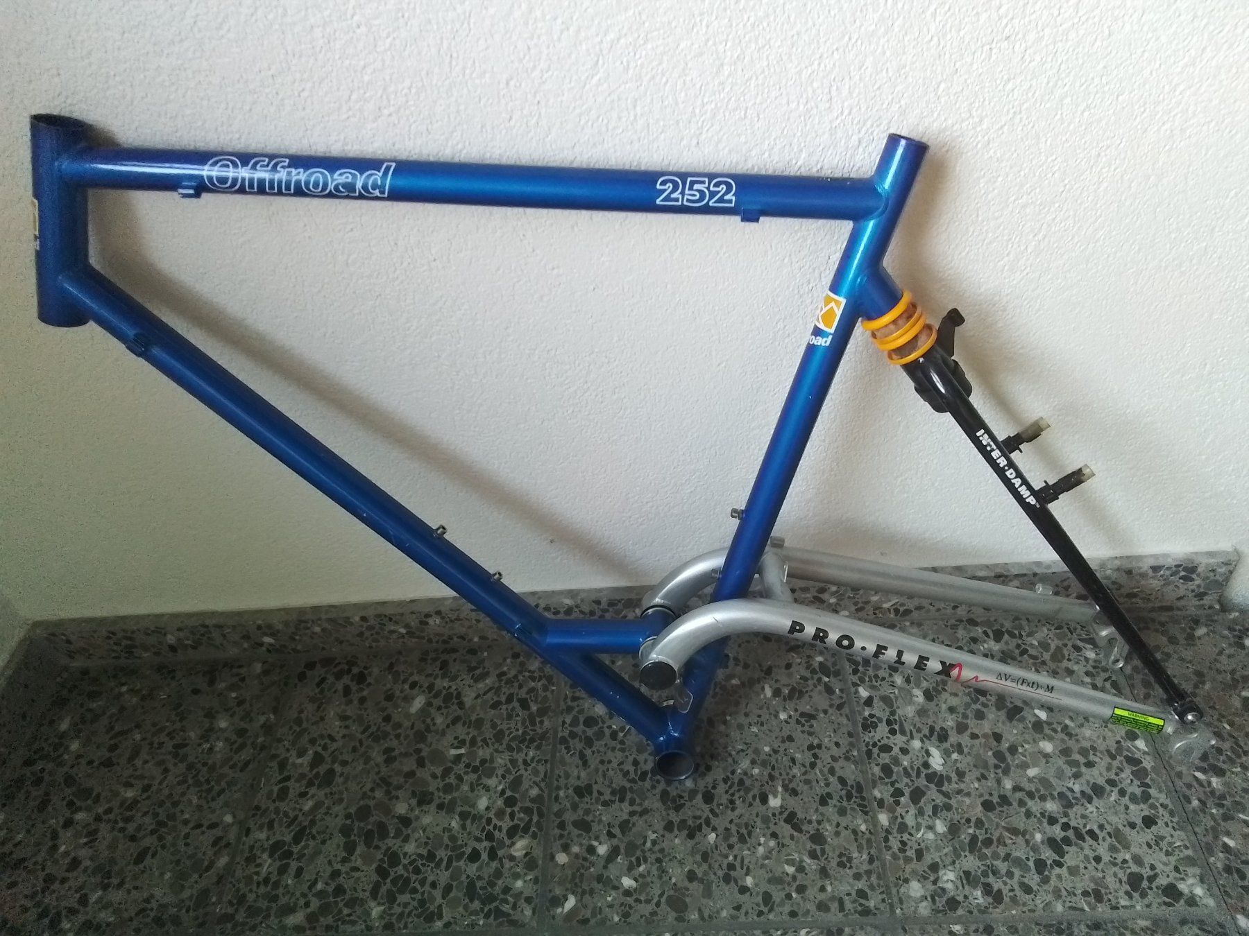 Pezzi di ricambio: PRO-FLEX 252 Offroad Fullsuspension RETRO Rahmen 57 cm NEU – Nuovo (secondo la descrizione) da Rüti ZH venduto da Velo-Jimmy 1