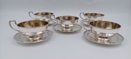 Nobles Set. 5 Silbertassen mit Unterteller. Dianapunze 800er