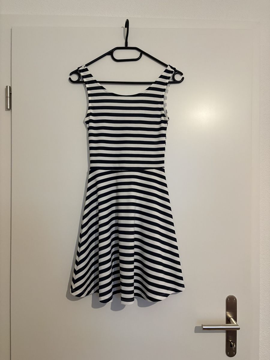 H&M Vestiti: Sommerliches gestreiftes Kleid – Nuovo (secondo la descrizione) da Vaduz venduto da chr_j2s9