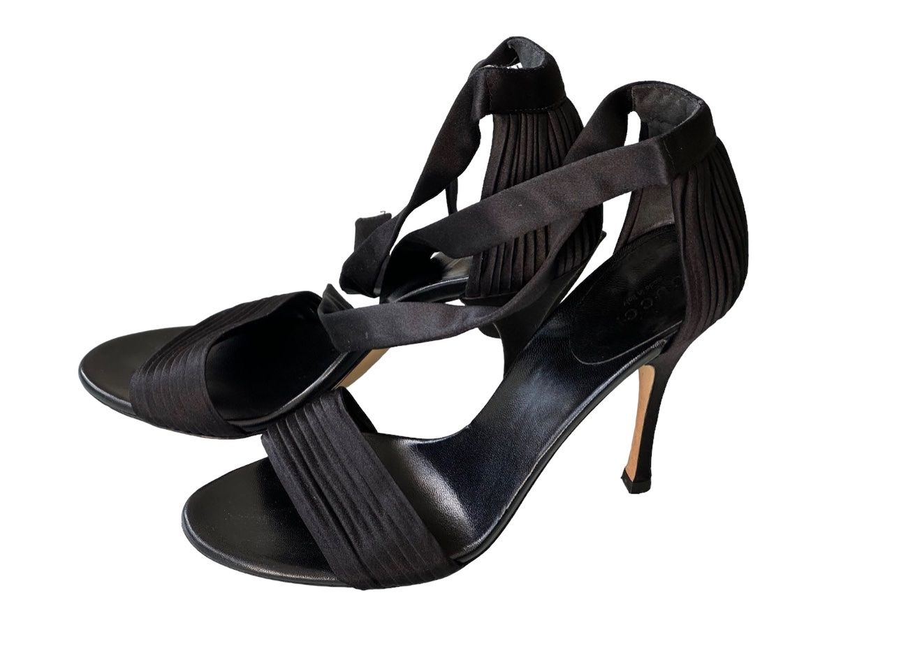 Gucci Scarpe da donna: Gucci Pumps - silk 38 – Usato da Zufikon venduto da Modestil365
