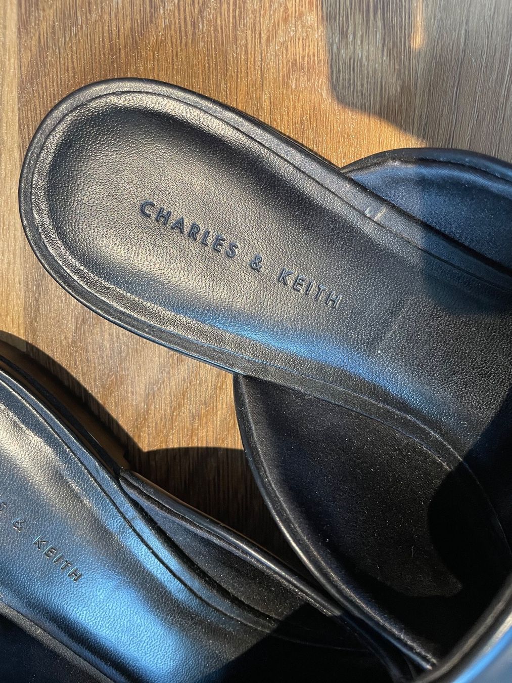 Scarpe da donna: Charles & Keith leather mules (40) – Usato da Basel venduto da mar_fp5q 2