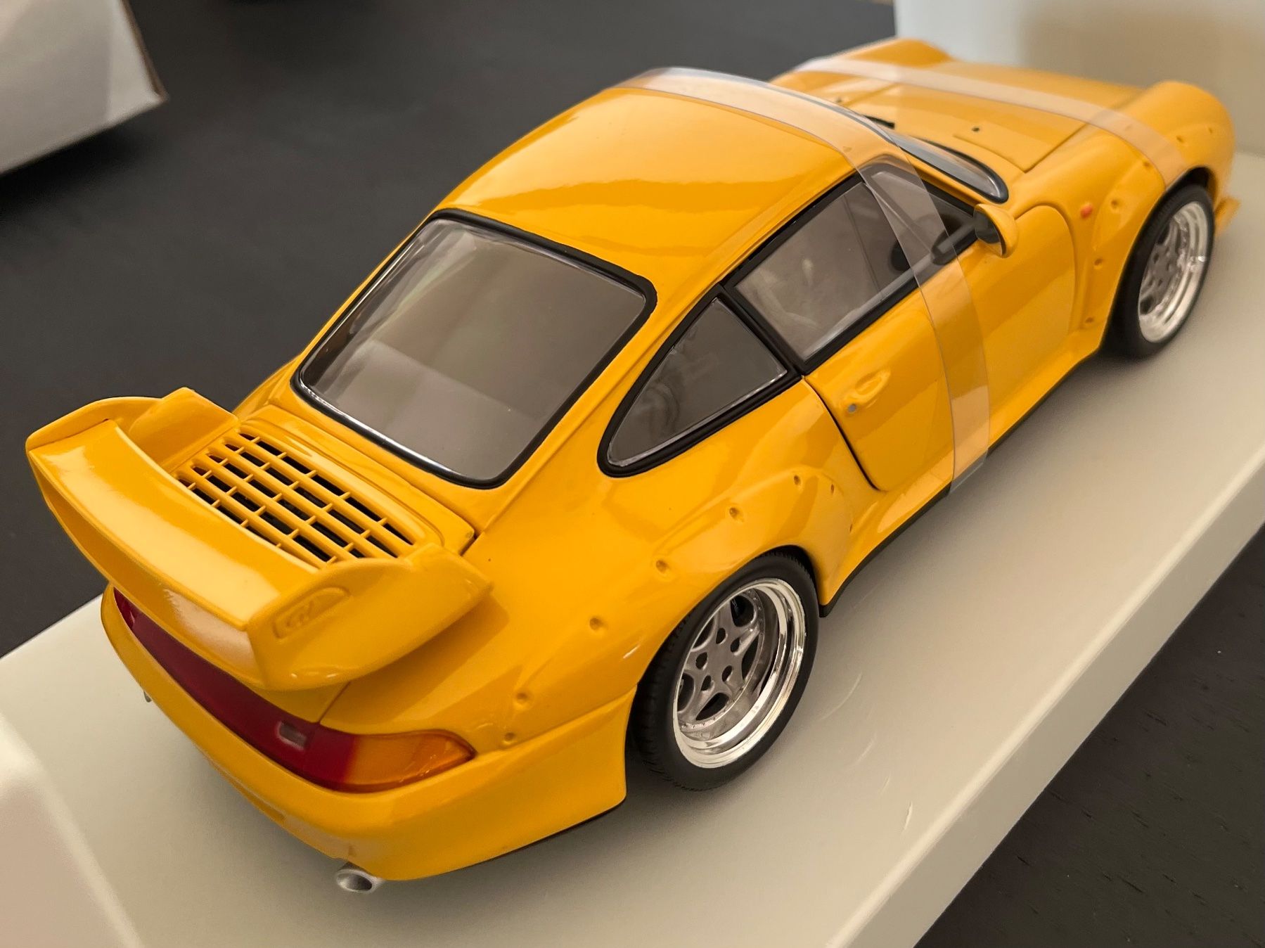 Porsche Modellautos: UT Porsche 911 GT2 1997 1:18 – Gebraucht aus St-Cergue von ncu_t267 3