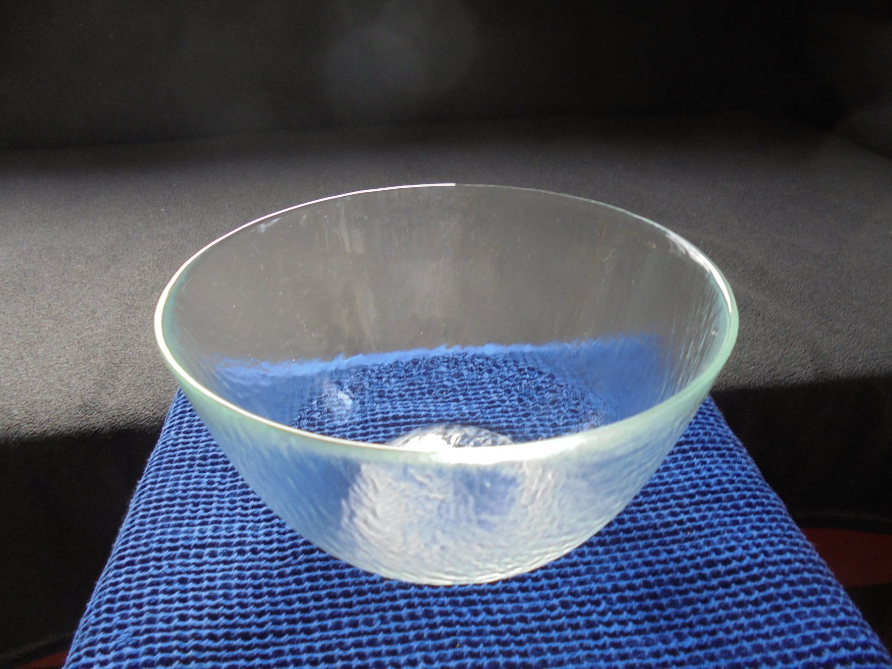 Ciotole: grosse Glas Schüssel, Hammerglas Optik – Usato da Rüschegg-Heubach venduto da Ofen111