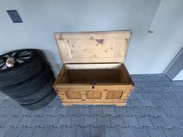 Alte Holztruhe