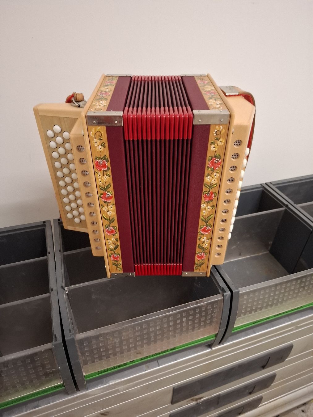 Strumenti musicali: wittwer orgeli.ton A – Usato da Villeneuve venduto da BibiVintage