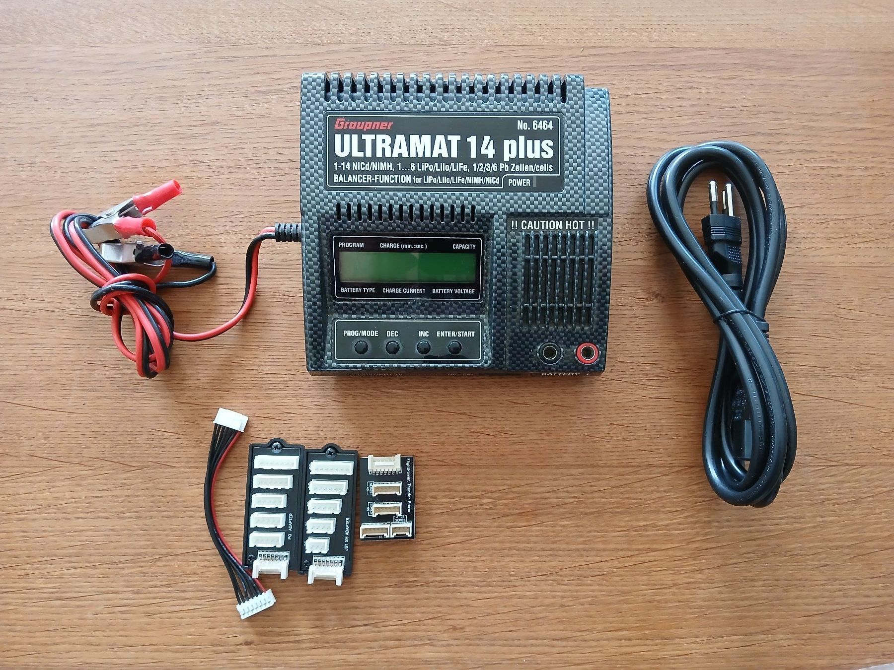 Graupner Batterie, Caricabatterie & Alimentatori: Graupner Ultramat 14 plus Ladegerät – Usato da Hünenberg venduto da viticoltori