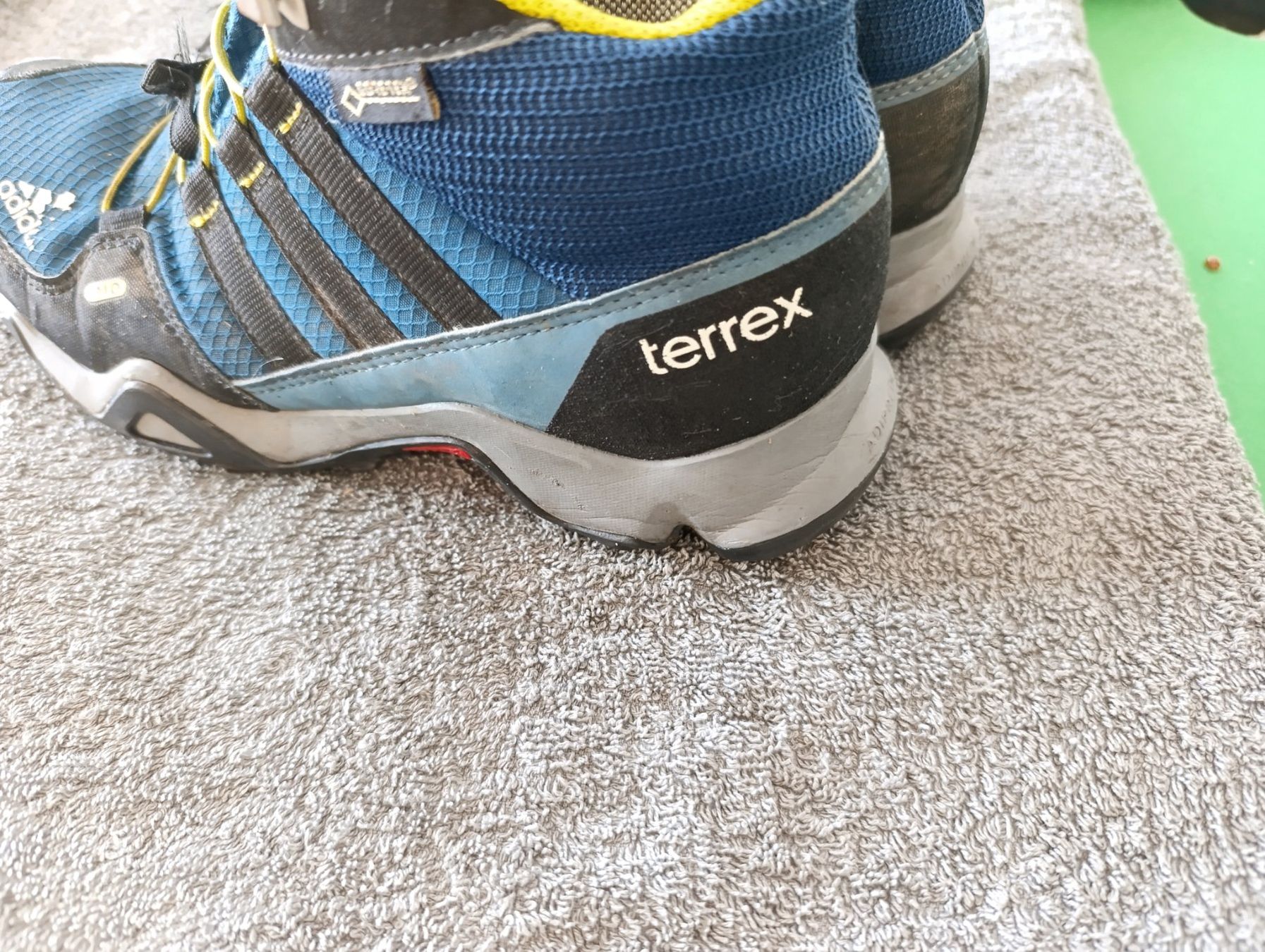 Adidas Scarpe da uomo: Adidas terrex Wanderschuh Kinder Gr. 36 – Usato da Thundorf venduto da Blitz_Donner 1