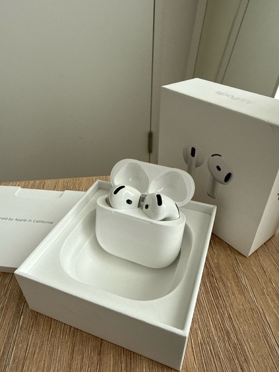 Apple Cuffie: AirPods 4 New from Apple – Nuovo e nell'imballaggio originale da Zürich venduto da pat_zbj7