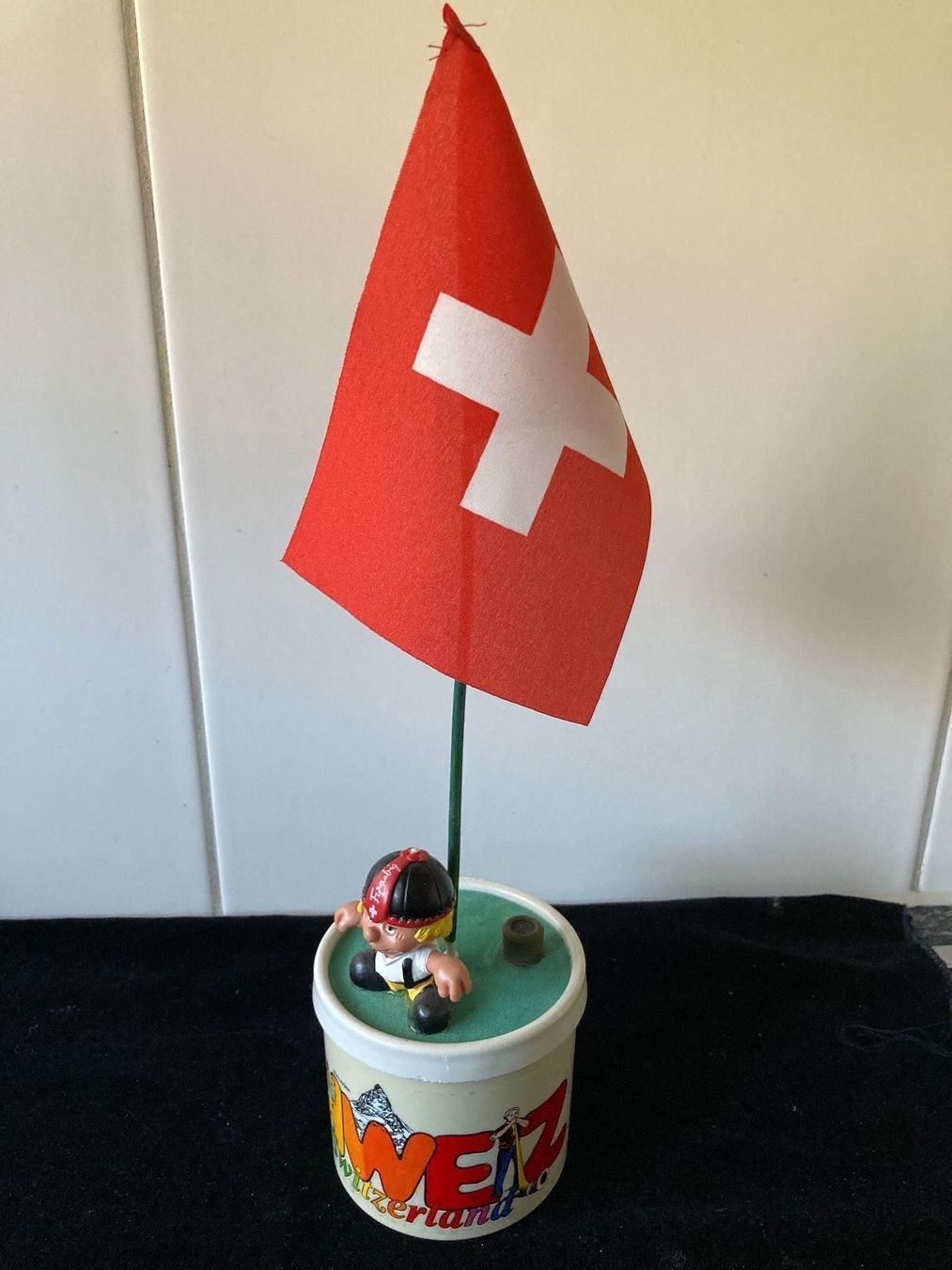 Drapeaux: Schweizer-Souvenirs mit  Fahne – D'occasion à Zürich par Chaeffeler 3